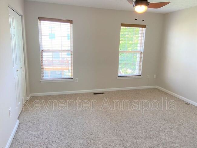 Building Photo - 8221 Water Lily Way