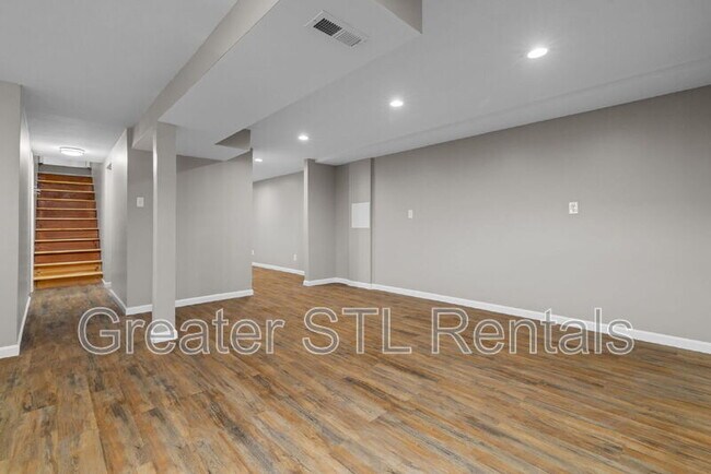 Building Photo - 702 Boca Chica Dr