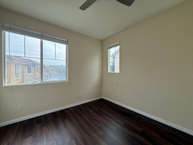 Building Photo - Great 3B/2.5BA House in Gated San Elijo Hills Community!