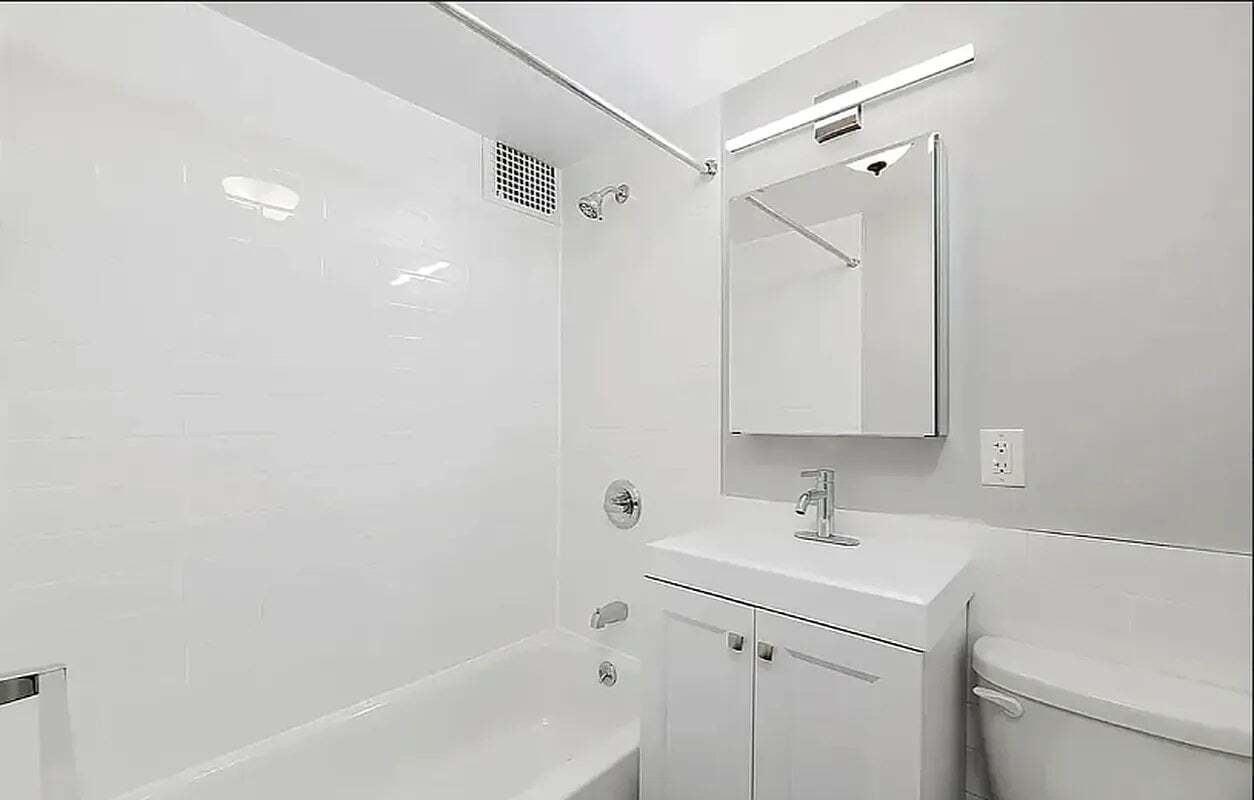 Building Photo - 340 W 48th St