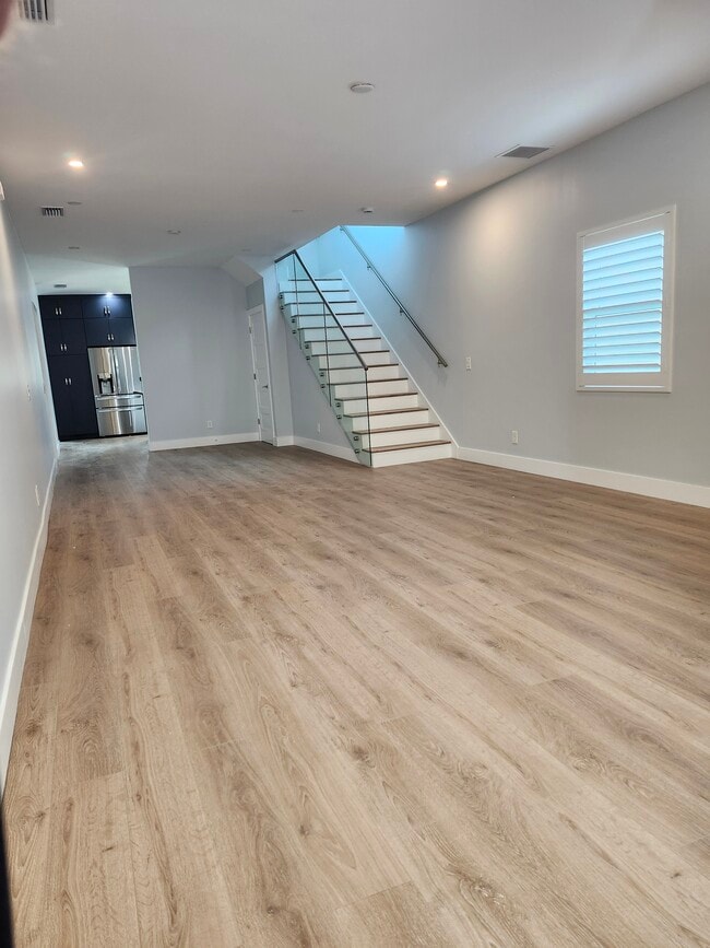 Building Photo - 1213 Formosa Ave