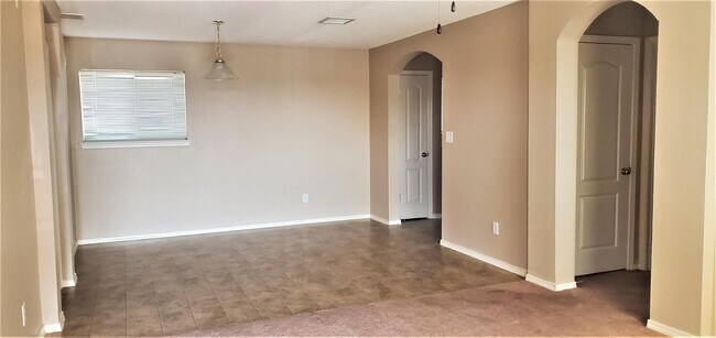 Building Photo - 3408 Blue Earth Ln