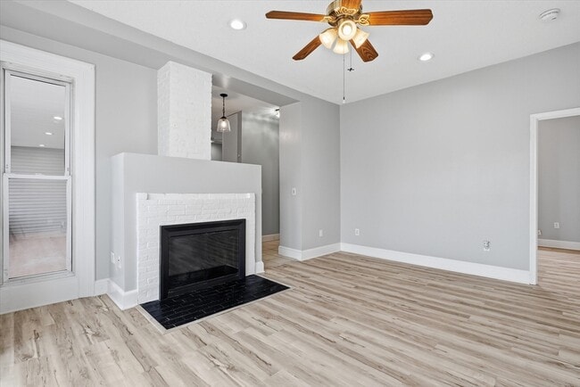 Building Photo - 156 N Broadway