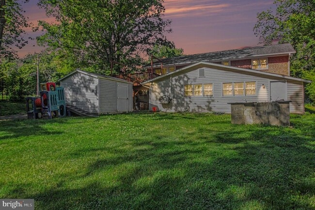 Building Photo - 7409 Lake Dr