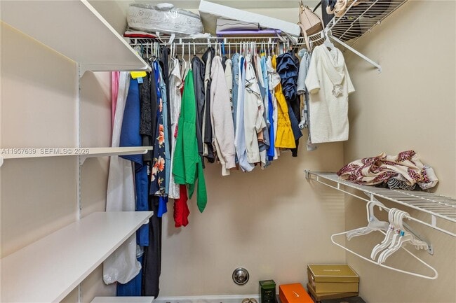 Building Photo - 5758 NW 48th Ave