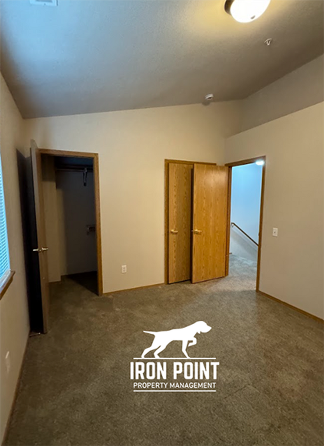 Building Photo - 35WHITEOAK