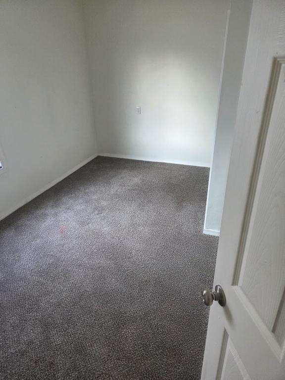 Building Photo - 605 Ivanhoe St