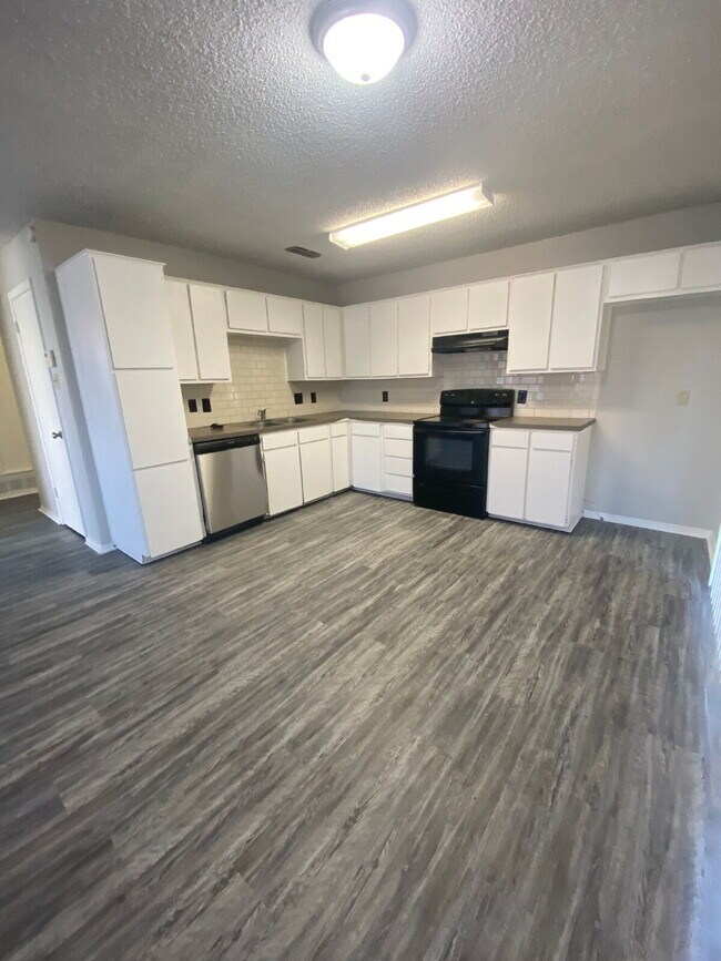 Building Photo - 4/2/2 in NW Lubbock