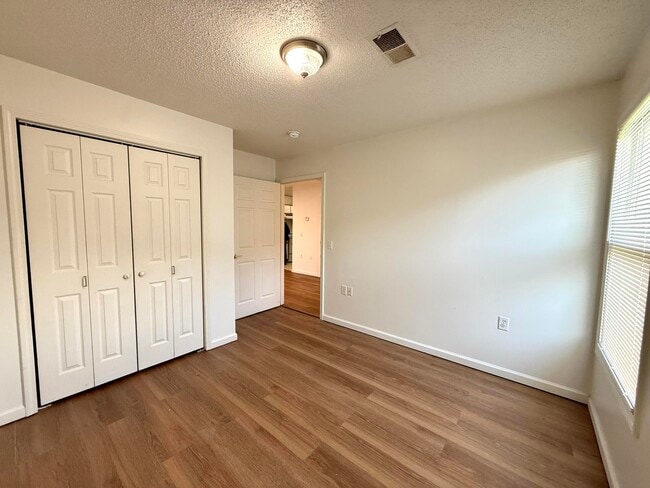 Building Photo - 46 Sandalwood Wy