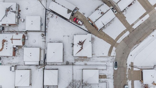 Building Photo - 32658 Kathryn St