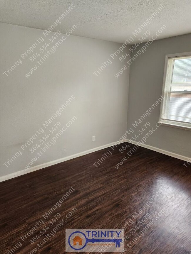 Building Photo - Partially furnished! City of Due West near...