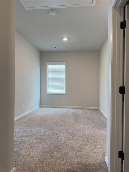 Building Photo - 4695 Cypress Pk Dr