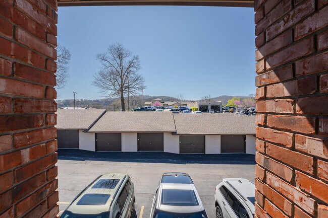 Building Photo - 133 Troon Dr