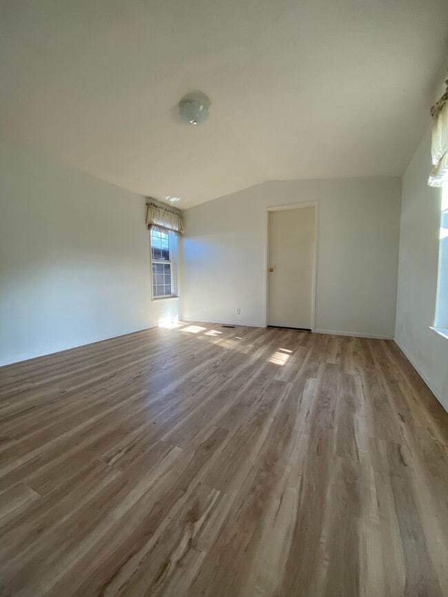 Building Photo - NOW SHOWING - DIRECT DUNES ACCESS!