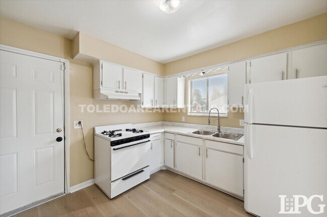 Building Photo - 1584 Colorado St