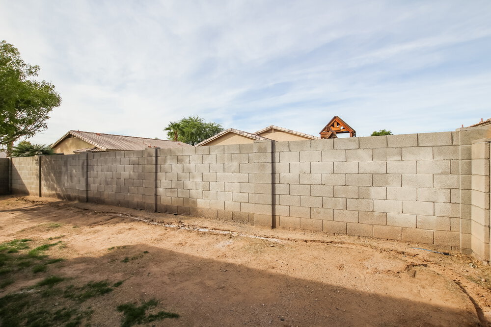 Building Photo - 8740 W Loma Ln