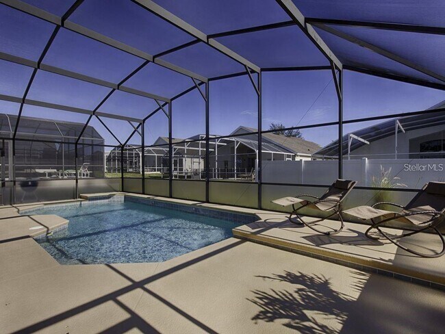 Building Photo - 321 Henley Cir