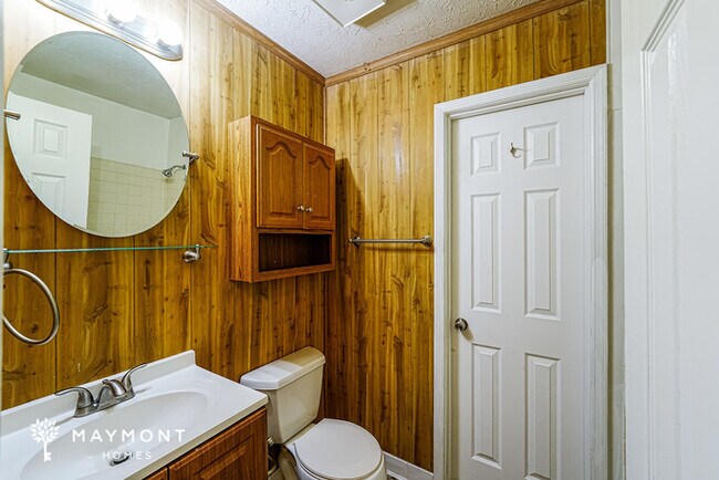 Building Photo - Charming 3-Bedroom, 2-Bath Brick Home in P...