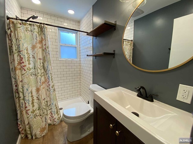 Building Photo - 11 Hobart Pl
