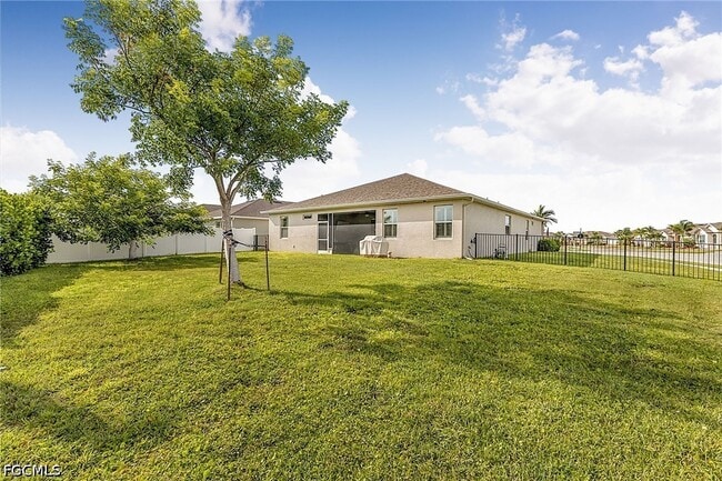 Building Photo - 3391 Acapulco Cir