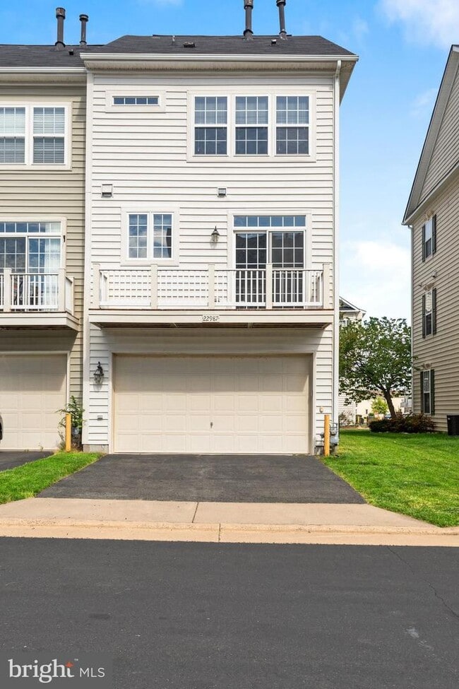 Building Photo - 22987 Eversole Terrace
