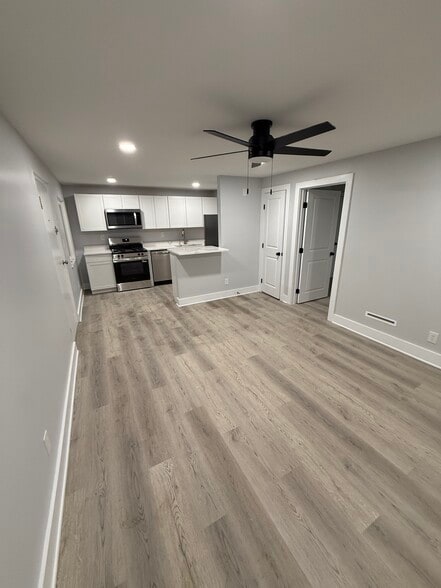 Building Photo - 87 E 4th Ave