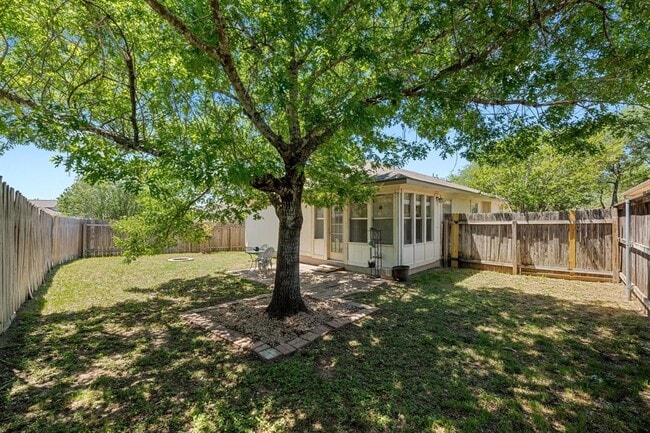 Building Photo - 17505 Bishopsgate Dr