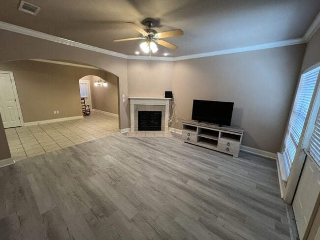 Building Photo - Newly updated! 3 bd, 2 bath condo in Zachary's Cottages at Blue Herron