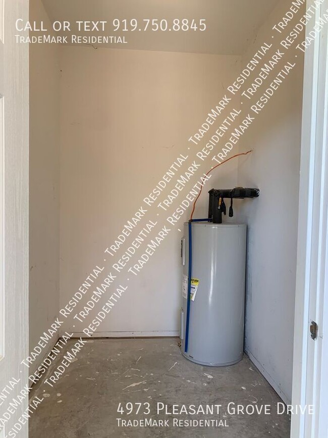 Building Photo - 4973 Pleasant Grove Dr