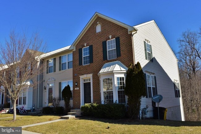 Building Photo - 1481 Pangbourne Way