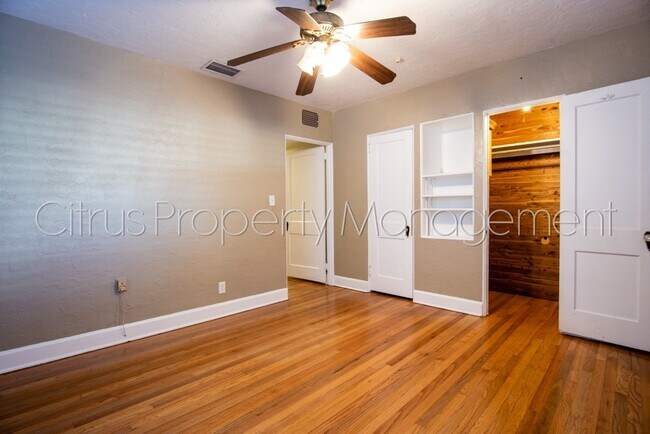 Building Photo - Cute 3/3 Home Near Sodo