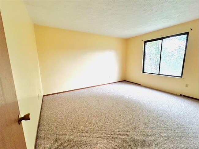 Building Photo - 133 Orchard Dr