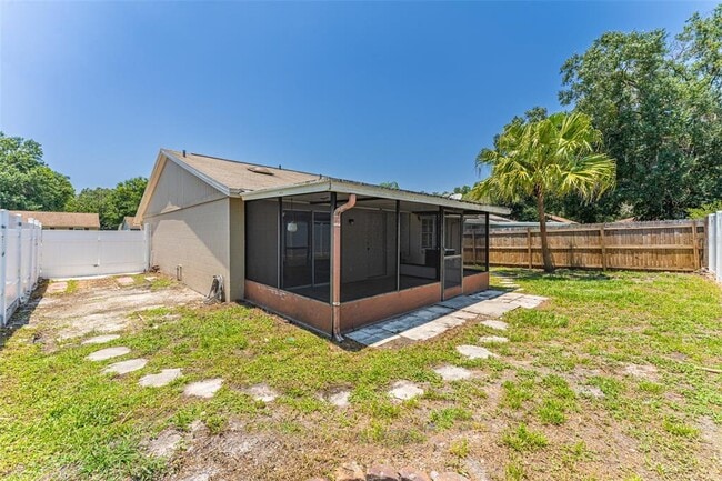 Building Photo - 16017 Woodpine Dr