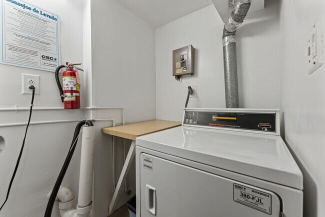 Building Photo - 1260 21st St NW