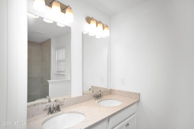 Building Photo - 348 Rosemont Dr