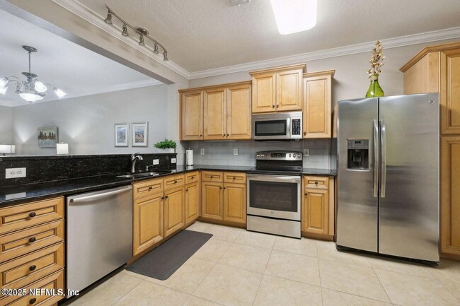 Building Photo - 7990 Baymeadows Rd