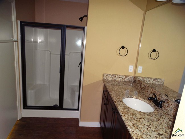 Building Photo - 5056 Shiloh Village Dr