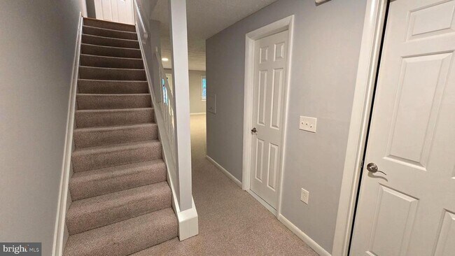 Building Photo - 5987 Clerkenwell Ct