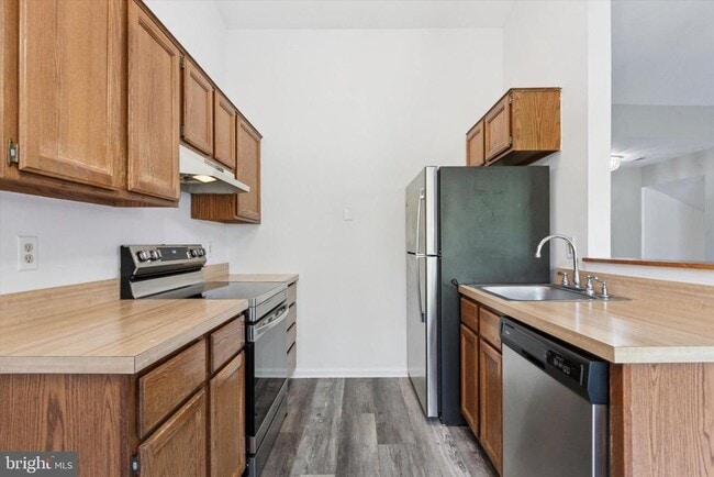 Building Photo - 806 Beacon Hill Dr