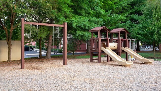 Building Photo - 1008 Village Green Crossing