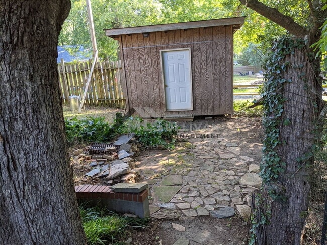 Building Photo - 510 N Greensboro St