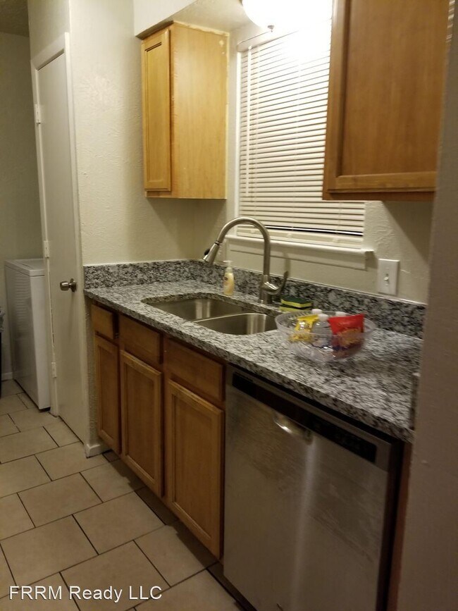Primary Photo - 3 br, 1.5 bath House - 2403 Doreen St.