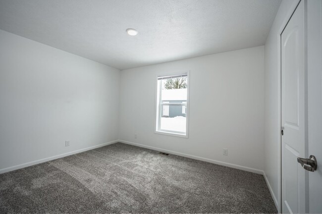 Building Photo - 1012 - 1014Escape St. Boyne City, MI 49712