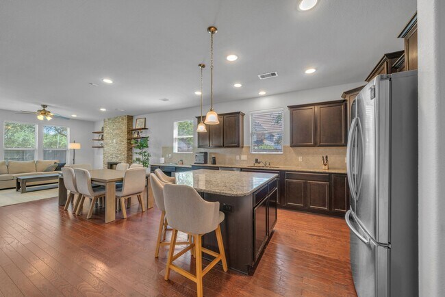 Building Photo - 6427 Addlestone Ridge Ln