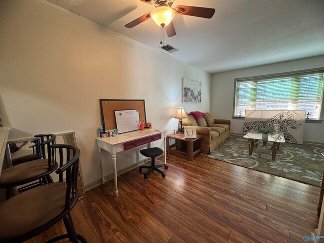 Building Photo - 2137 Belle Grove Dr SW