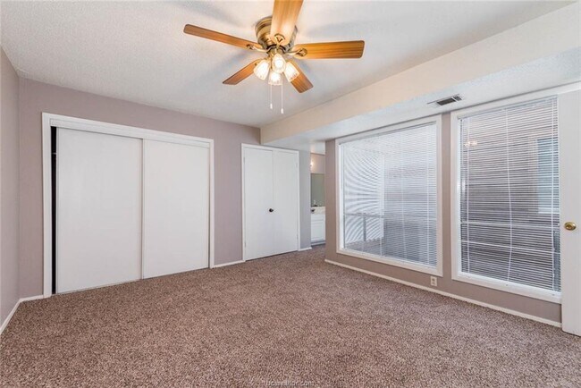 Building Photo - 1532 Wolf Run