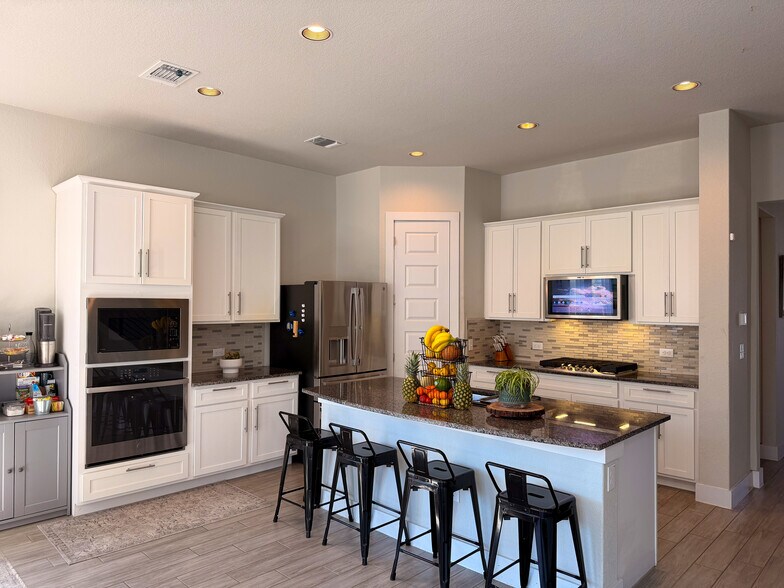 Building Photo - 11001 Charger Way