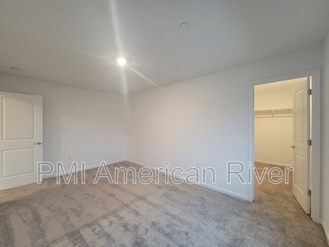 Building Photo - 4033 Haflinger Wy