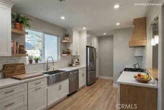 Building Photo - 7101 Fallbrook Ave