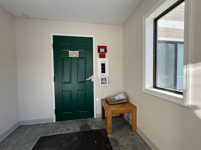 Building Photo - 19 Saco St